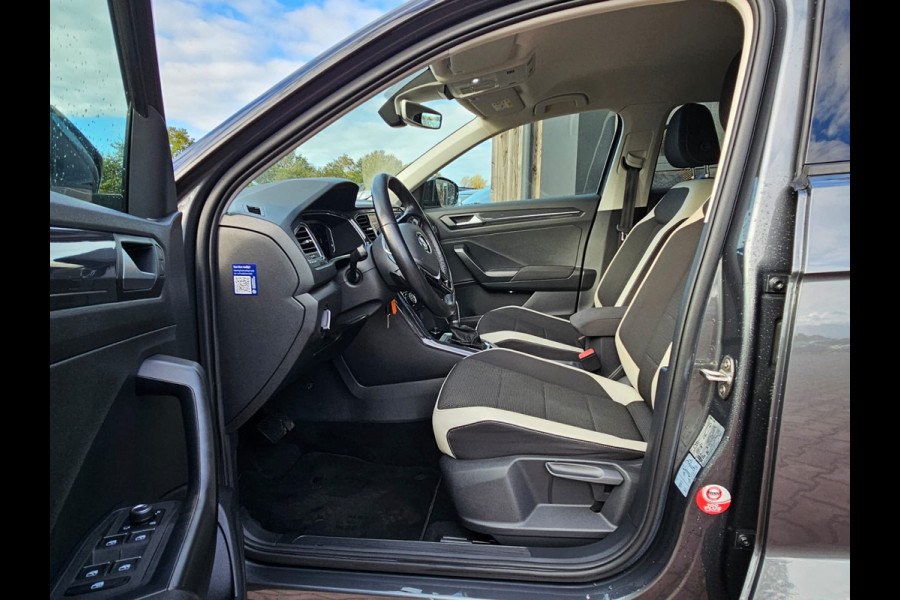 Volkswagen T-Roc 1.5 TSI Sport Business R | Automaat | Trekhaak | Lane Assist | Blind Spot | LED | Navi | ACC | PDC | Winterpakket | Virtual Cockpit  | Volkswagen T-Roc 1.5 TSI Sport Business R | Automaat | Trekhaak | Lane Assist | Blind Spot | LED | Navi | ACC | PDC | Winterpakket | Virtual Cockpit  |