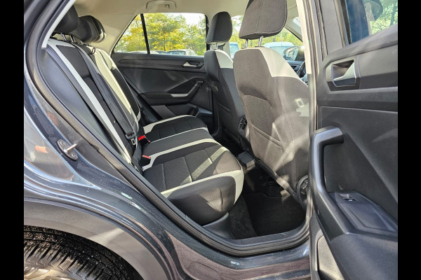 Volkswagen T-Roc 1.5 TSI Sport Business R | Automaat | Trekhaak | Lane Assist | Blind Spot | LED | Navi | ACC | PDC | Winterpakket | Virtual Cockpit  | Volkswagen T-Roc 1.5 TSI Sport Business R | Automaat | Trekhaak | Lane Assist | Blind Spot | LED | Navi | ACC | PDC | Winterpakket | Virtual Cockpit  |