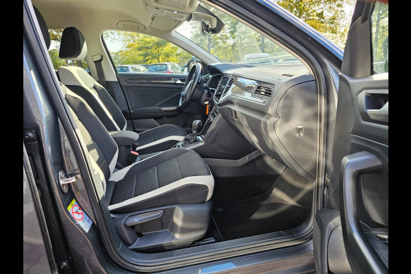 Volkswagen T-Roc 1.5 TSI Sport Business R | Automaat | Trekhaak | Lane Assist | Blind Spot | LED | Navi | ACC | PDC | Winterpakket | Virtual Cockpit  | Volkswagen T-Roc 1.5 TSI Sport Business R | Automaat | Trekhaak | Lane Assist | Blind Spot | LED | Navi | ACC | PDC | Winterpakket | Virtual Cockpit  |