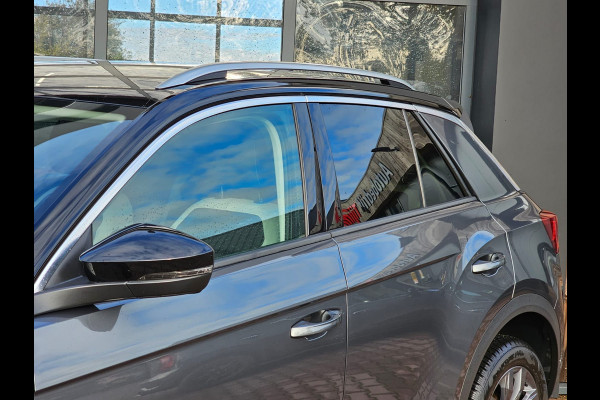 Volkswagen T-Roc 1.5 TSI Sport Business R | Automaat | Trekhaak | Lane Assist | Blind Spot | LED | Navi | ACC | PDC | Winterpakket | Virtual Cockpit  | Volkswagen T-Roc 1.5 TSI Sport Business R | Automaat | Trekhaak | Lane Assist | Blind Spot | LED | Navi | ACC | PDC | Winterpakket | Virtual Cockpit  |