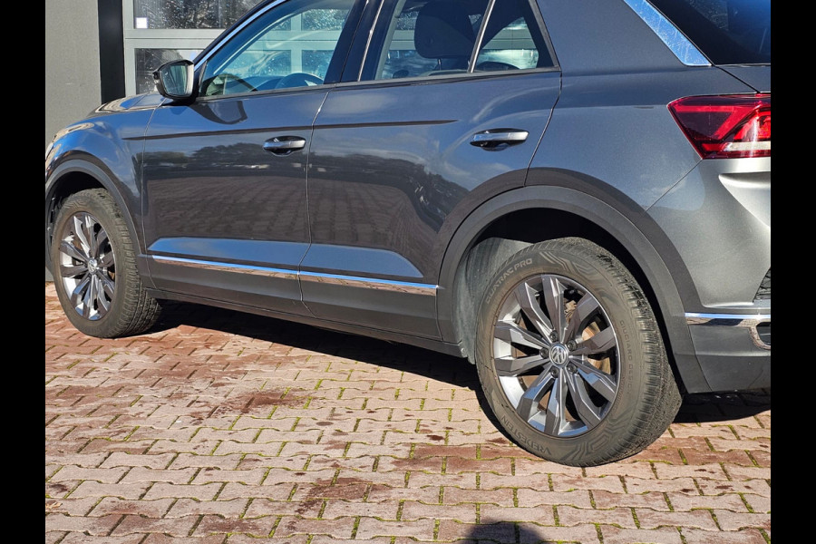Volkswagen T-Roc 1.5 TSI Sport Business R | Automaat | Trekhaak | Lane Assist | Blind Spot | LED | Navi | ACC | PDC | Winterpakket | Virtual Cockpit  | Volkswagen T-Roc 1.5 TSI Sport Business R | Automaat | Trekhaak | Lane Assist | Blind Spot | LED | Navi | ACC | PDC | Winterpakket | Virtual Cockpit  |