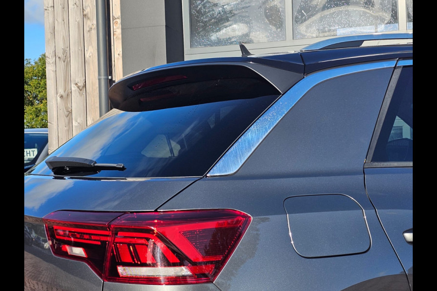 Volkswagen T-Roc 1.5 TSI Sport Business R | Automaat | Trekhaak | Lane Assist | Blind Spot | LED | Navi | ACC | PDC | Winterpakket | Virtual Cockpit  | Volkswagen T-Roc 1.5 TSI Sport Business R | Automaat | Trekhaak | Lane Assist | Blind Spot | LED | Navi | ACC | PDC | Winterpakket | Virtual Cockpit  |