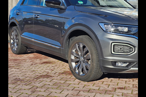 Volkswagen T-Roc 1.5 TSI Sport Business R | Automaat | Trekhaak | Lane Assist | Blind Spot | LED | Navi | ACC | PDC | Winterpakket | Virtual Cockpit  | Volkswagen T-Roc 1.5 TSI Sport Business R | Automaat | Trekhaak | Lane Assist | Blind Spot | LED | Navi | ACC | PDC | Winterpakket | Virtual Cockpit  |