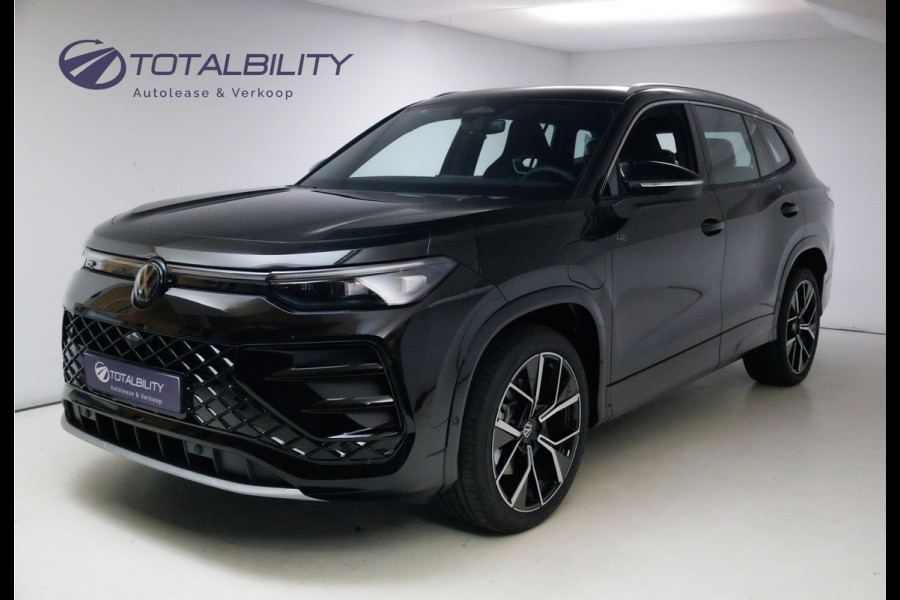 Volkswagen Tayron 1.5 eHybrid R-Line Edition 272 PK | Elec. trekhaak | Panoramadak | Elec. achterklep | 360 graden Camera, Adaptieve Cruise, Travelassistant, IQ light, RIJKLAARPRIJS Volkswagen Tayron 1.5 eHybrid R-Line Edition 272 PK | Elec. trekhaak | Panoramadak | Elec. achterklep | 360 graden Camera, Adaptieve Cruise, Travelassistant, IQ light, RIJKLAARPRIJS