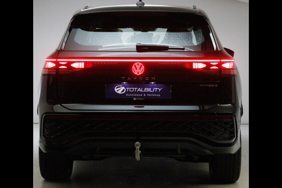 Volkswagen Tayron 1.5 eHybrid R-Line Edition 272 PK | Elec. trekhaak | Panoramadak | Elec. achterklep | 360 graden Camera, Adaptieve Cruise, Travelassistant, IQ light, RIJKLAARPRIJS Volkswagen Tayron 1.5 eHybrid R-Line Edition 272 PK | Elec. trekhaak | Panoramadak | Elec. achterklep | 360 graden Camera, Adaptieve Cruise, Travelassistant, IQ light, RIJKLAARPRIJS