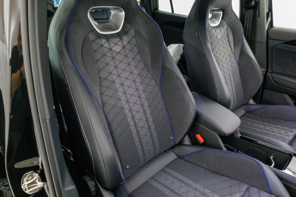 Volkswagen Tayron 1.5 eHybrid R-Line Edition 272 PK | Elec. trekhaak | Panoramadak | Elec. achterklep | 360 graden Camera, Adaptieve Cruise, Travelassistant, IQ light, RIJKLAARPRIJS Volkswagen Tayron 1.5 eHybrid R-Line Edition 272 PK | Elec. trekhaak | Panoramadak | Elec. achterklep | 360 graden Camera, Adaptieve Cruise, Travelassistant, IQ light, RIJKLAARPRIJS