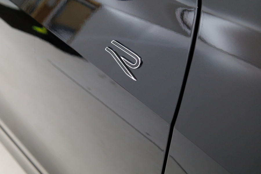 Volkswagen Tayron 1.5 eHybrid R-Line Edition 272 PK | Elec. trekhaak | Panoramadak | Elec. achterklep | 360 graden Camera, Adaptieve Cruise, Travelassistant, IQ light, RIJKLAARPRIJS Volkswagen Tayron 1.5 eHybrid R-Line Edition 272 PK | Elec. trekhaak | Panoramadak | Elec. achterklep | 360 graden Camera, Adaptieve Cruise, Travelassistant, IQ light, RIJKLAARPRIJS