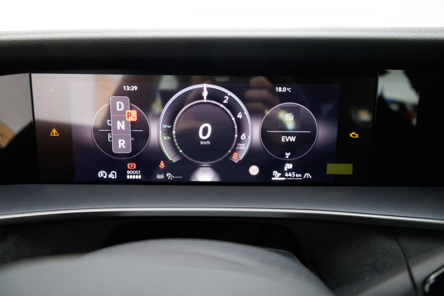 Volkswagen Tayron 1.5 eHybrid R-Line Edition 272 PK | Elec. trekhaak | Panoramadak | Elec. achterklep | 360 graden Camera, Adaptieve Cruise, Travelassistant, IQ light, RIJKLAARPRIJS Volkswagen Tayron 1.5 eHybrid R-Line Edition 272 PK | Elec. trekhaak | Panoramadak | Elec. achterklep | 360 graden Camera, Adaptieve Cruise, Travelassistant, IQ light, RIJKLAARPRIJS