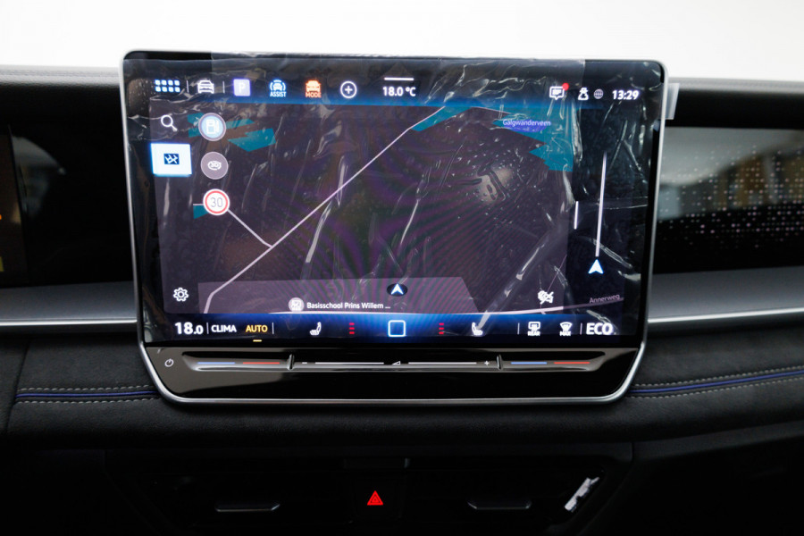 Volkswagen Tayron 1.5 eHybrid R-Line Edition 272 PK | Elec. trekhaak | Panoramadak | Elec. achterklep | 360 graden Camera, Adaptieve Cruise, Travelassistant, IQ light, RIJKLAARPRIJS Volkswagen Tayron 1.5 eHybrid R-Line Edition 272 PK | Elec. trekhaak | Panoramadak | Elec. achterklep | 360 graden Camera, Adaptieve Cruise, Travelassistant, IQ light, RIJKLAARPRIJS