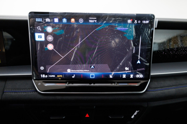 Volkswagen Tayron 1.5 eHybrid R-Line Edition 272 PK | Elec. trekhaak | Panoramadak | Elec. achterklep | 360 graden Camera, Adaptieve Cruise, Travelassistant, IQ light, RIJKLAARPRIJS Volkswagen Tayron 1.5 eHybrid R-Line Edition 272 PK | Elec. trekhaak | Panoramadak | Elec. achterklep | 360 graden Camera, Adaptieve Cruise, Travelassistant, IQ light, RIJKLAARPRIJS