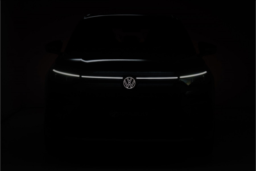 Volkswagen Tayron 1.5 eHybrid R-Line Edition 272 PK | Elec. trekhaak | Panoramadak | Elec. achterklep | 360 graden Camera, Adaptieve Cruise, Travelassistant, IQ light, RIJKLAARPRIJS Volkswagen Tayron 1.5 eHybrid R-Line Edition 272 PK | Elec. trekhaak | Panoramadak | Elec. achterklep | 360 graden Camera, Adaptieve Cruise, Travelassistant, IQ light, RIJKLAARPRIJS