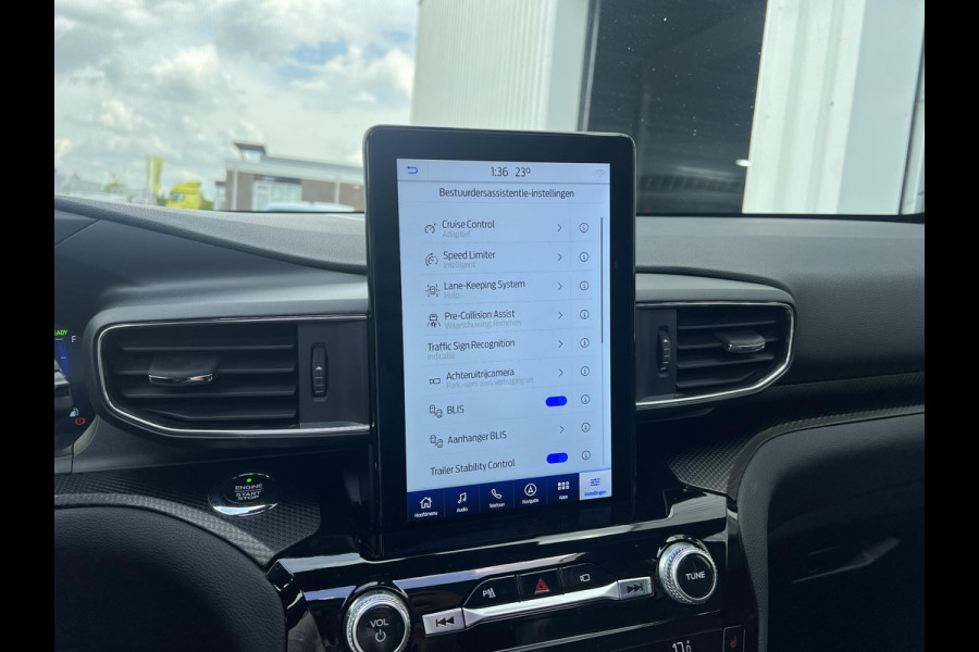 Ford Explorer 3.0 V6 EcoBoost PHEV ST-Line | ZUID | 457pk | Adaptieve Cruise | Full LED | Panoramadak | 2.500kg Trekgewiwcht Ford Explorer 3.0 V6 EcoBoost PHEV ST-Line | ZUID | 457pk | Adaptieve Cruise | Full LED | Panoramadak | 2.500kg Trekgewiwcht