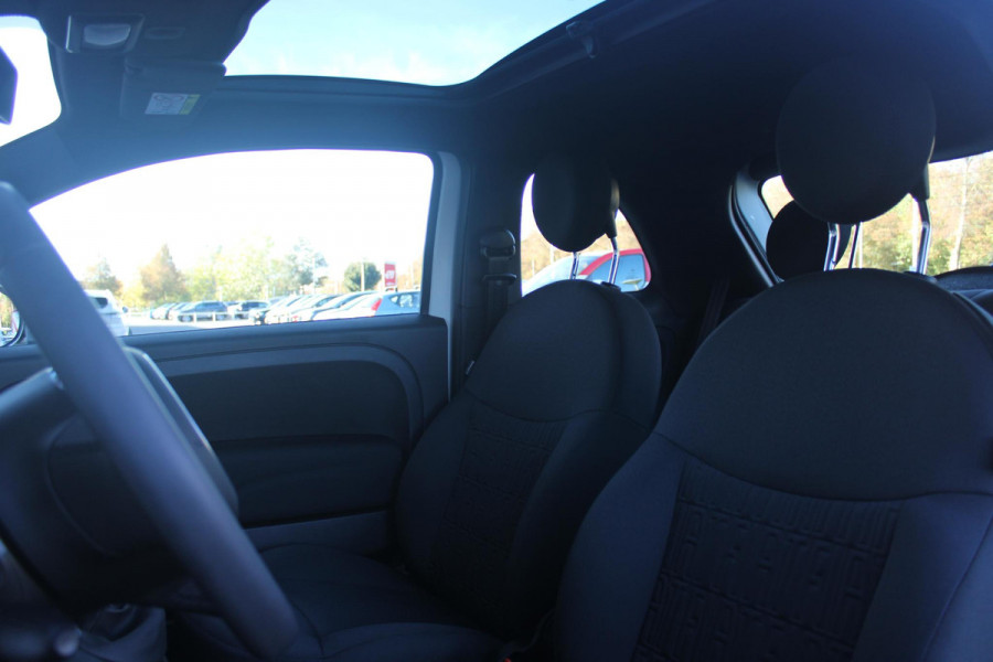 Fiat 500 1.0 72PK HYbrid DOLCEVITA FINALE | PANORAMA DAK | APPLE CARPLAY / ANDROID AUTO | ELEKTRISCHE RAMEN VOOR | PARKEERSENSOREN ACHTER |  LED DAGRIJVERLICHTING | 15"LICHTMETALEN VELGEN | CRUISE CONTROL | IN 2 DELEN NEERKLAPBARE ACHTERBANK | AIRCO | MISTLAMPEN VOOR | Fiat 500 1.0 72PK HYbrid DOLCEVITA FINALE | PANORAMA DAK | APPLE CARPLAY / ANDROID AUTO | ELEKTRISCHE RAMEN VOOR | PARKEERSENSOREN ACHTER |  LED DAGRIJVERLICHTING | 15"LICHTMETALEN VELGEN | CRUISE CONTROL | IN 2 DELEN NEERKLAPBARE ACHTERBANK | AIRCO | MISTLAMPEN VOOR |