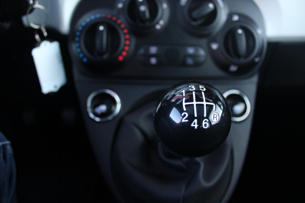 Fiat 500 1.0 72PK HYbrid DOLCEVITA FINALE | PANORAMA DAK | APPLE CARPLAY / ANDROID AUTO | ELEKTRISCHE RAMEN VOOR | PARKEERSENSOREN ACHTER |  LED DAGRIJVERLICHTING | 15"LICHTMETALEN VELGEN | CRUISE CONTROL | IN 2 DELEN NEERKLAPBARE ACHTERBANK | AIRCO | MISTLAMPEN VOOR | Fiat 500 1.0 72PK HYbrid DOLCEVITA FINALE | PANORAMA DAK | APPLE CARPLAY / ANDROID AUTO | ELEKTRISCHE RAMEN VOOR | PARKEERSENSOREN ACHTER |  LED DAGRIJVERLICHTING | 15"LICHTMETALEN VELGEN | CRUISE CONTROL | IN 2 DELEN NEERKLAPBARE ACHTERBANK | AIRCO | MISTLAMPEN VOOR |