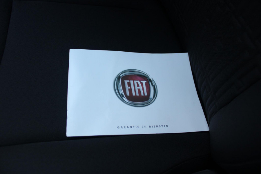 Fiat 500 1.0 72PK HYbrid DOLCEVITA FINALE | PANORAMA DAK | APPLE CARPLAY / ANDROID AUTO | ELEKTRISCHE RAMEN VOOR | PARKEERSENSOREN ACHTER |  LED DAGRIJVERLICHTING | 15"LICHTMETALEN VELGEN | CRUISE CONTROL | IN 2 DELEN NEERKLAPBARE ACHTERBANK | AIRCO | MISTLAMPEN VOOR | Fiat 500 1.0 72PK HYbrid DOLCEVITA FINALE | PANORAMA DAK | APPLE CARPLAY / ANDROID AUTO | ELEKTRISCHE RAMEN VOOR | PARKEERSENSOREN ACHTER |  LED DAGRIJVERLICHTING | 15"LICHTMETALEN VELGEN | CRUISE CONTROL | IN 2 DELEN NEERKLAPBARE ACHTERBANK | AIRCO | MISTLAMPEN VOOR |