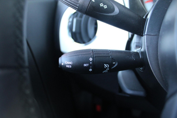 Fiat 500 1.0 72PK HYbrid DOLCEVITA FINALE | PANORAMA DAK | APPLE CARPLAY / ANDROID AUTO | ELEKTRISCHE RAMEN VOOR | PARKEERSENSOREN ACHTER |  LED DAGRIJVERLICHTING | 15"LICHTMETALEN VELGEN | CRUISE CONTROL | IN 2 DELEN NEERKLAPBARE ACHTERBANK | AIRCO | MISTLAMPEN VOOR | Fiat 500 1.0 72PK HYbrid DOLCEVITA FINALE | PANORAMA DAK | APPLE CARPLAY / ANDROID AUTO | ELEKTRISCHE RAMEN VOOR | PARKEERSENSOREN ACHTER |  LED DAGRIJVERLICHTING | 15"LICHTMETALEN VELGEN | CRUISE CONTROL | IN 2 DELEN NEERKLAPBARE ACHTERBANK | AIRCO | MISTLAMPEN VOOR |