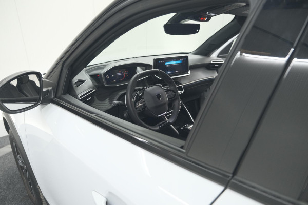 Peugeot 2008 PureTech 130 EAT8 GT | Camera | Apple Carplay | Parkeersensoren Peugeot 2008 PureTech 130 EAT8 GT | Camera | Apple Carplay | Parkeersensoren