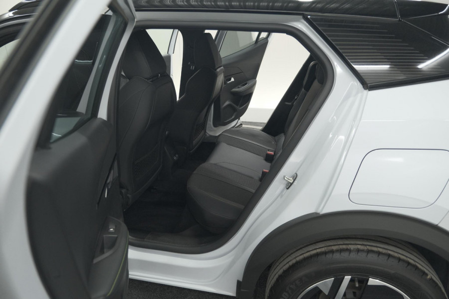 Peugeot 2008 PureTech 130 EAT8 GT | Camera | Apple Carplay | Parkeersensoren Peugeot 2008 PureTech 130 EAT8 GT | Camera | Apple Carplay | Parkeersensoren