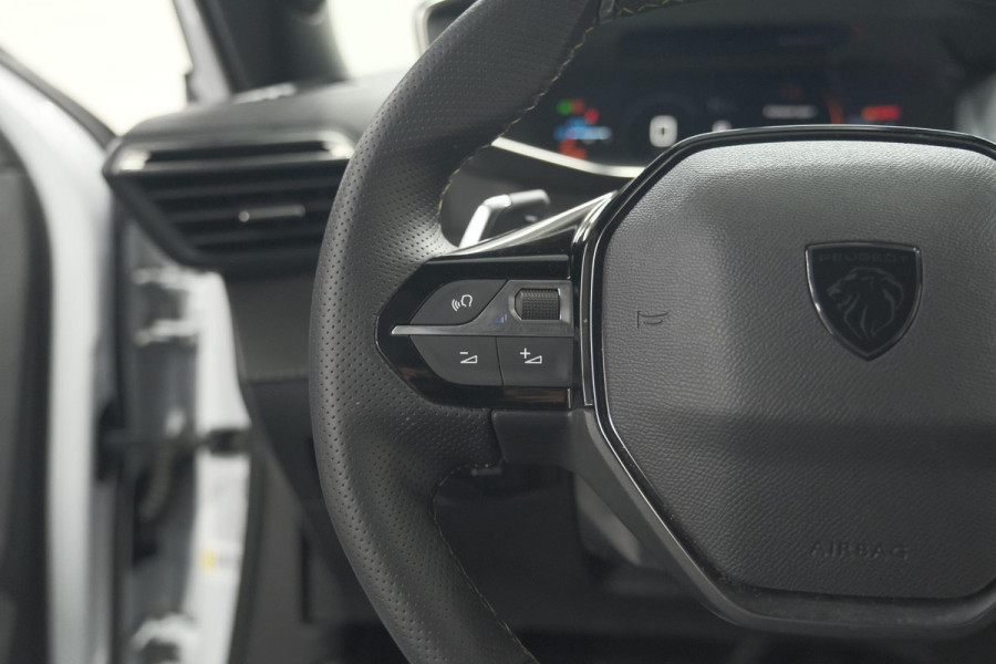 Peugeot 2008 PureTech 130 EAT8 GT | Camera | Apple Carplay | Parkeersensoren Peugeot 2008 PureTech 130 EAT8 GT | Camera | Apple Carplay | Parkeersensoren