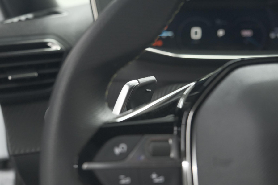 Peugeot 2008 PureTech 130 EAT8 GT | Camera | Apple Carplay | Parkeersensoren Peugeot 2008 PureTech 130 EAT8 GT | Camera | Apple Carplay | Parkeersensoren
