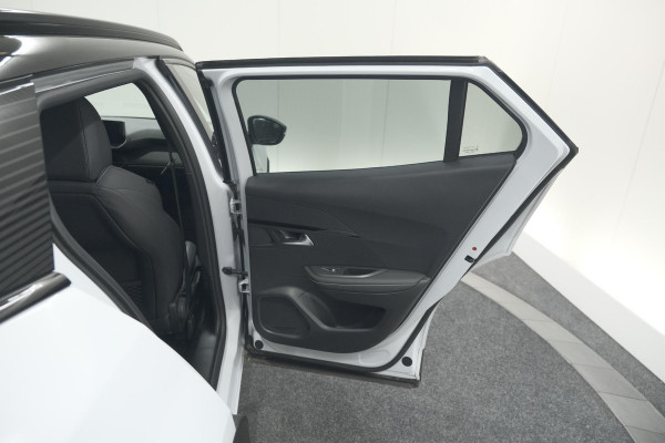Peugeot 2008 PureTech 130 EAT8 GT | Camera | Apple Carplay | Parkeersensoren Peugeot 2008 PureTech 130 EAT8 GT | Camera | Apple Carplay | Parkeersensoren