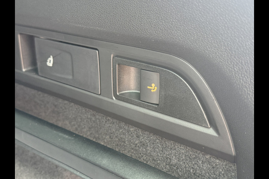 Škoda Kodiaq 1.5 TSI Sportline Business | 125 Years | Apple Carplay | Camera Škoda Kodiaq 1.5 TSI Sportline Business | 125 Years | Apple Carplay | Camera