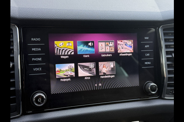 Škoda Kodiaq 1.5 TSI Sportline Business | 125 Years | Apple Carplay | Camera Škoda Kodiaq 1.5 TSI Sportline Business | 125 Years | Apple Carplay | Camera