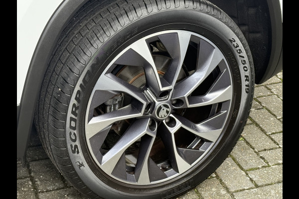 Škoda Kodiaq 1.5 TSI Sportline Business | 125 Years | Apple Carplay | Camera Škoda Kodiaq 1.5 TSI Sportline Business | 125 Years | Apple Carplay | Camera