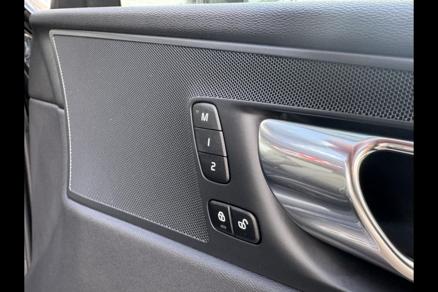 Volvo XC60 2.0 B5 Inscription Panorama dak Trekhaak Camera Adaptieve cruise 21inch Volvo XC60 2.0 B5 Inscription Panorama dak Trekhaak Camera Adaptieve cruise 21inch