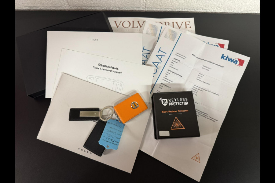 Volvo XC60 2.0 B5 Inscription Panorama dak Trekhaak Camera Adaptieve cruise 21inch Volvo XC60 2.0 B5 Inscription Panorama dak Trekhaak Camera Adaptieve cruise 21inch