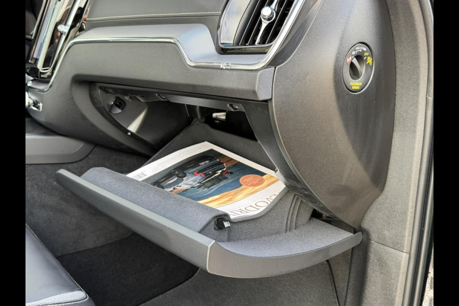 Volvo XC60 2.0 B5 Inscription Panorama dak Trekhaak Camera Adaptieve cruise 21inch Volvo XC60 2.0 B5 Inscription Panorama dak Trekhaak Camera Adaptieve cruise 21inch