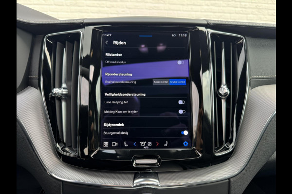 Volvo XC60 2.0 B5 Inscription Panorama dak Trekhaak Camera Adaptieve cruise 21inch Volvo XC60 2.0 B5 Inscription Panorama dak Trekhaak Camera Adaptieve cruise 21inch