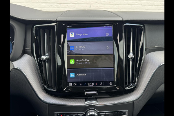 Volvo XC60 2.0 B5 Inscription Panorama dak Trekhaak Camera Adaptieve cruise 21inch Volvo XC60 2.0 B5 Inscription Panorama dak Trekhaak Camera Adaptieve cruise 21inch