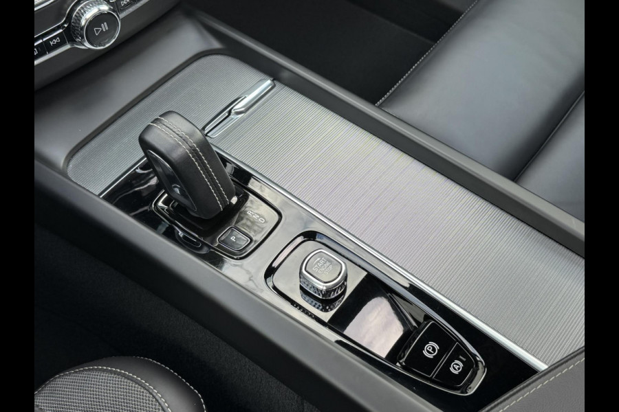 Volvo XC60 2.0 B5 Inscription Panorama dak Trekhaak Camera Adaptieve cruise 21inch Volvo XC60 2.0 B5 Inscription Panorama dak Trekhaak Camera Adaptieve cruise 21inch