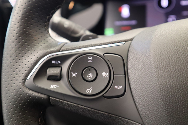 Opel Grandland 1.6 Turbo Plug-In Hybrid 4x4 GSe Cruise/Climate Blindspot PDC Keyless Entry/Go 300PK! Opel Grandland 1.6 Turbo Plug-In Hybrid 4x4 GSe Cruise/Climate Blindspot PDC Keyless Entry/Go 300PK!