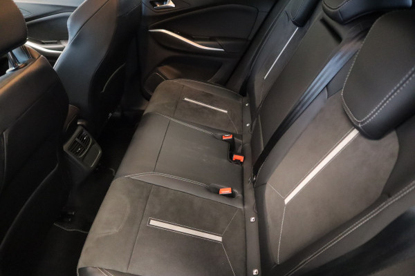 Opel Grandland 1.6 Turbo Plug-In Hybrid 4x4 GSe Cruise/Climate Blindspot PDC Keyless Entry/Go 300PK! Opel Grandland 1.6 Turbo Plug-In Hybrid 4x4 GSe Cruise/Climate Blindspot PDC Keyless Entry/Go 300PK!