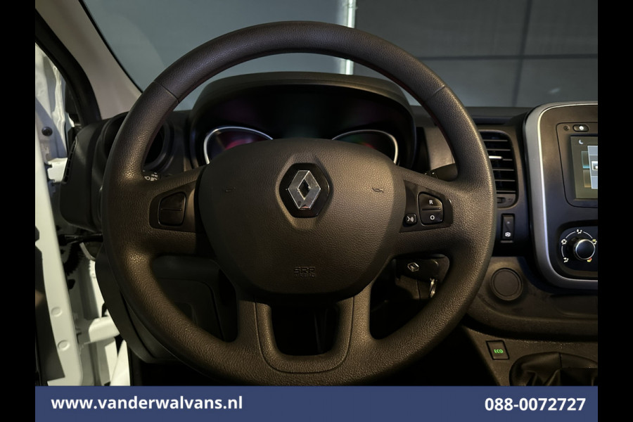 Renault Trafic 2.0 dCi 120pk L1H1 Euro6 Airco | LED | Navigatie | Cruisecontrol | Trekhaak | Omvormer Parkeersensoren, Bijrijdersbank Renault Trafic 2.0 dCi 120pk L1H1 Euro6 Airco | LED | Navigatie | Cruisecontrol | Trekhaak | Omvormer Parkeersensoren, Bijrijdersbank