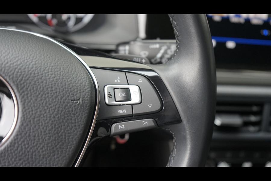 Volkswagen Polo 1.0 TSI R-Line AUTOMAAT-ACC-CARPLAY-CLIMA-FULL LED-NAVIGATIE-STOELVERWARMING Volkswagen Polo 1.0 TSI R-Line AUTOMAAT-ACC-CARPLAY-CLIMA-FULL LED-NAVIGATIE-STOELVERWARMING