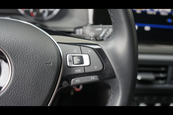 Volkswagen Polo 1.0 TSI R-Line AUTOMAAT-ACC-CARPLAY-CLIMA-FULL LED-NAVIGATIE-STOELVERWARMING Volkswagen Polo 1.0 TSI R-Line AUTOMAAT-ACC-CARPLAY-CLIMA-FULL LED-NAVIGATIE-STOELVERWARMING