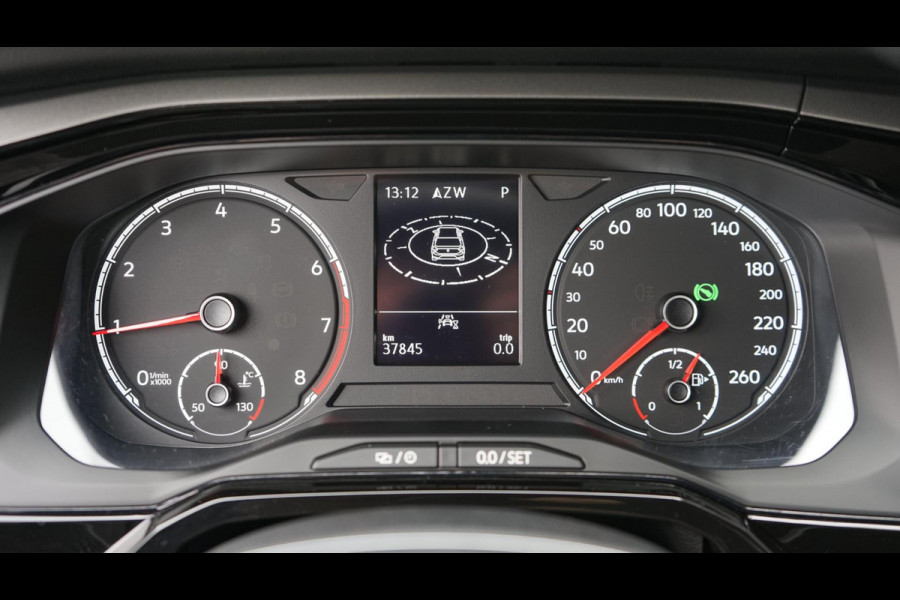 Volkswagen Polo 1.0 TSI R-Line AUTOMAAT-ACC-CARPLAY-CLIMA-FULL LED-NAVIGATIE-STOELVERWARMING Volkswagen Polo 1.0 TSI R-Line AUTOMAAT-ACC-CARPLAY-CLIMA-FULL LED-NAVIGATIE-STOELVERWARMING