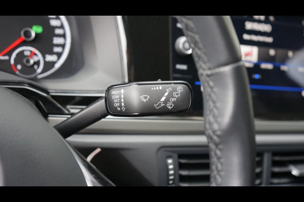 Volkswagen Polo 1.0 TSI R-Line AUTOMAAT-ACC-CARPLAY-CLIMA-FULL LED-NAVIGATIE-STOELVERWARMING Volkswagen Polo 1.0 TSI R-Line AUTOMAAT-ACC-CARPLAY-CLIMA-FULL LED-NAVIGATIE-STOELVERWARMING