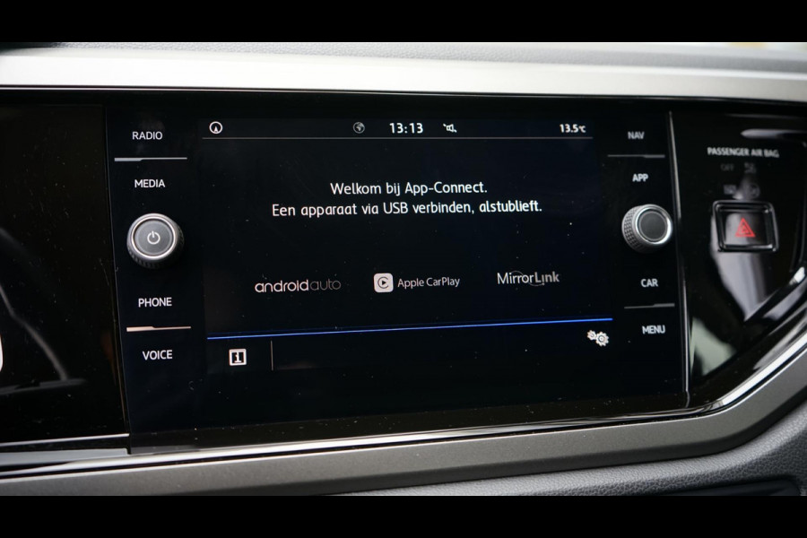 Volkswagen Polo 1.0 TSI R-Line AUTOMAAT-ACC-CARPLAY-CLIMA-FULL LED-NAVIGATIE-STOELVERWARMING Volkswagen Polo 1.0 TSI R-Line AUTOMAAT-ACC-CARPLAY-CLIMA-FULL LED-NAVIGATIE-STOELVERWARMING