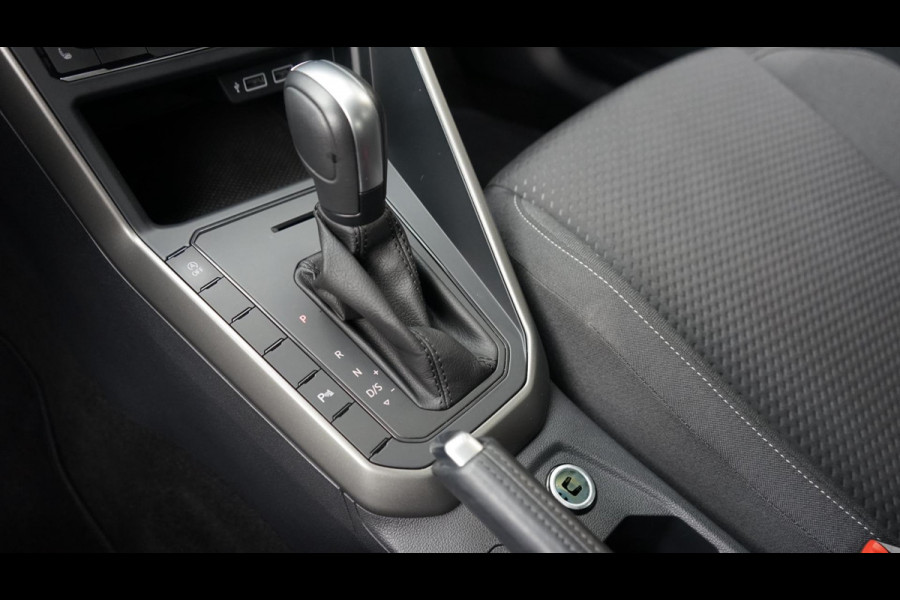 Volkswagen Polo 1.0 TSI R-Line AUTOMAAT-ACC-CARPLAY-CLIMA-FULL LED-NAVIGATIE-STOELVERWARMING Volkswagen Polo 1.0 TSI R-Line AUTOMAAT-ACC-CARPLAY-CLIMA-FULL LED-NAVIGATIE-STOELVERWARMING