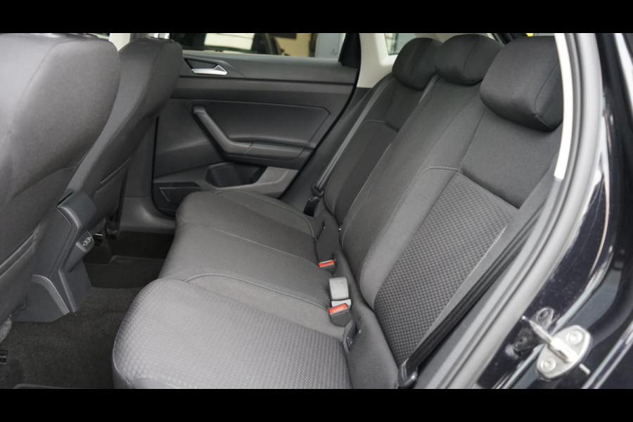 Volkswagen Polo 1.0 TSI R-Line AUTOMAAT-ACC-CARPLAY-CLIMA-FULL LED-NAVIGATIE-STOELVERWARMING Volkswagen Polo 1.0 TSI R-Line AUTOMAAT-ACC-CARPLAY-CLIMA-FULL LED-NAVIGATIE-STOELVERWARMING