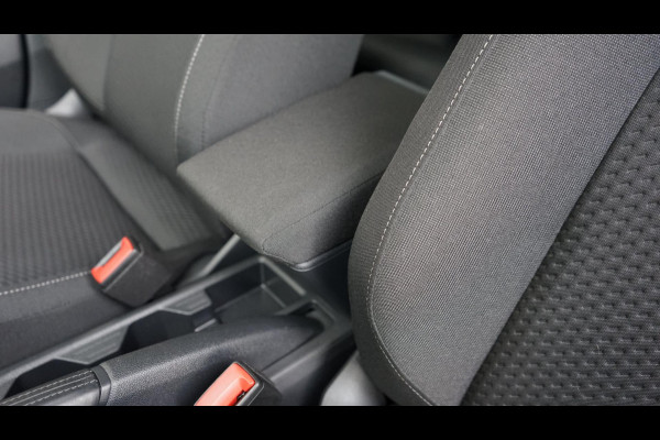 Volkswagen Polo 1.0 TSI R-Line AUTOMAAT-ACC-CARPLAY-CLIMA-FULL LED-NAVIGATIE-STOELVERWARMING Volkswagen Polo 1.0 TSI R-Line AUTOMAAT-ACC-CARPLAY-CLIMA-FULL LED-NAVIGATIE-STOELVERWARMING