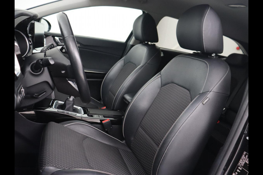 Kia Ceed 1.0 T-GDi DynamicPlusLine | Trekhaak | Stoel & stuurverwarming | Camera | Carplay | Navigatie | Climate control | Parkeerhulp | Cruise control | Half leder Kia Ceed 1.0 T-GDi DynamicPlusLine | Trekhaak | Stoel & stuurverwarming | Camera | Carplay | Navigatie | Climate control | Parkeerhulp | Cruise control | Half leder