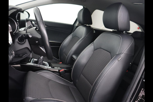 Kia Ceed 1.0 T-GDi DynamicPlusLine | Trekhaak | Stoel & stuurverwarming | Camera | Carplay | Navigatie | Climate control | Parkeerhulp | Cruise control | Half leder Kia Ceed 1.0 T-GDi DynamicPlusLine | Trekhaak | Stoel & stuurverwarming | Camera | Carplay | Navigatie | Climate control | Parkeerhulp | Cruise control | Half leder
