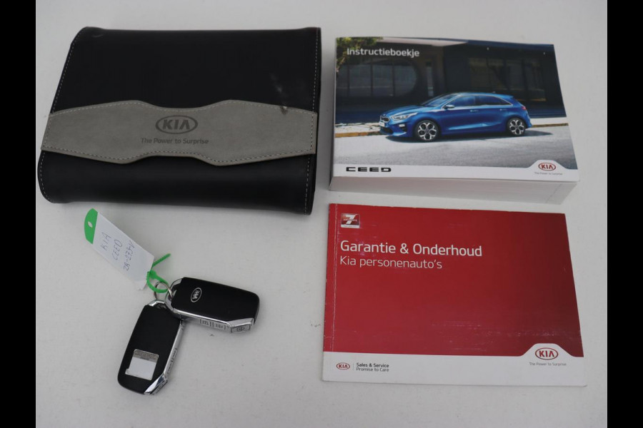 Kia Ceed 1.0 T-GDi DynamicPlusLine | Trekhaak | Stoel & stuurverwarming | Camera | Carplay | Navigatie | Climate control | Parkeerhulp | Cruise control | Half leder Kia Ceed 1.0 T-GDi DynamicPlusLine | Trekhaak | Stoel & stuurverwarming | Camera | Carplay | Navigatie | Climate control | Parkeerhulp | Cruise control | Half leder