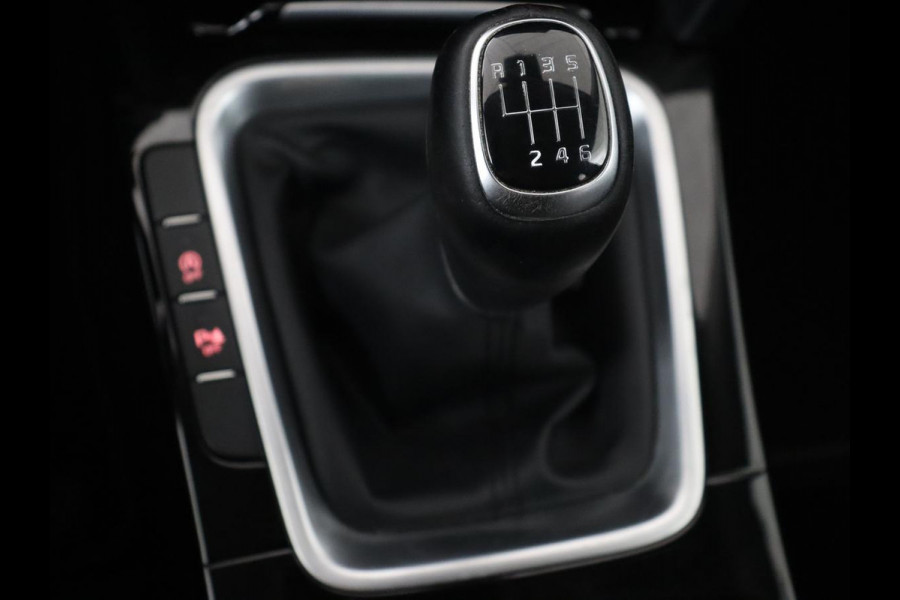 Kia Ceed 1.0 T-GDi DynamicPlusLine | Trekhaak | Stoel & stuurverwarming | Camera | Carplay | Navigatie | Climate control | Parkeerhulp | Cruise control | Half leder Kia Ceed 1.0 T-GDi DynamicPlusLine | Trekhaak | Stoel & stuurverwarming | Camera | Carplay | Navigatie | Climate control | Parkeerhulp | Cruise control | Half leder