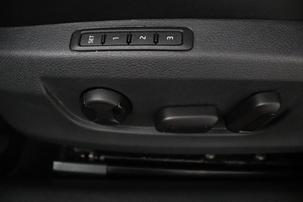 Škoda Superb Combi 1.4 TSI iV Sportline*AUTOM.*ACC*CAM*ECC*CARPLAY*